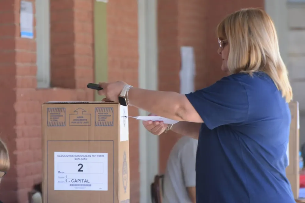 cee0a7f2-07a9-4d5c-9911-a8627de17920