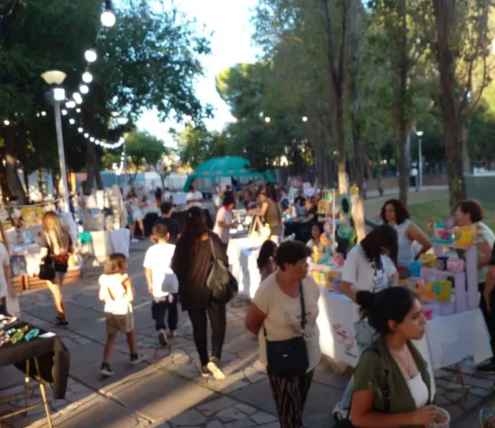 Locas por la feria1
