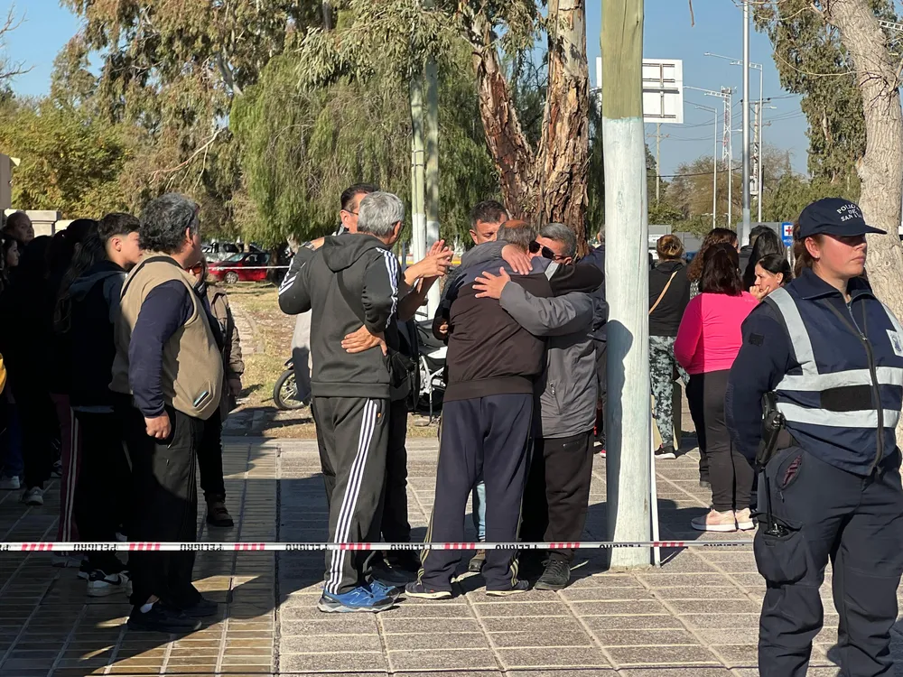 Familias morgue tragedia helicoptero