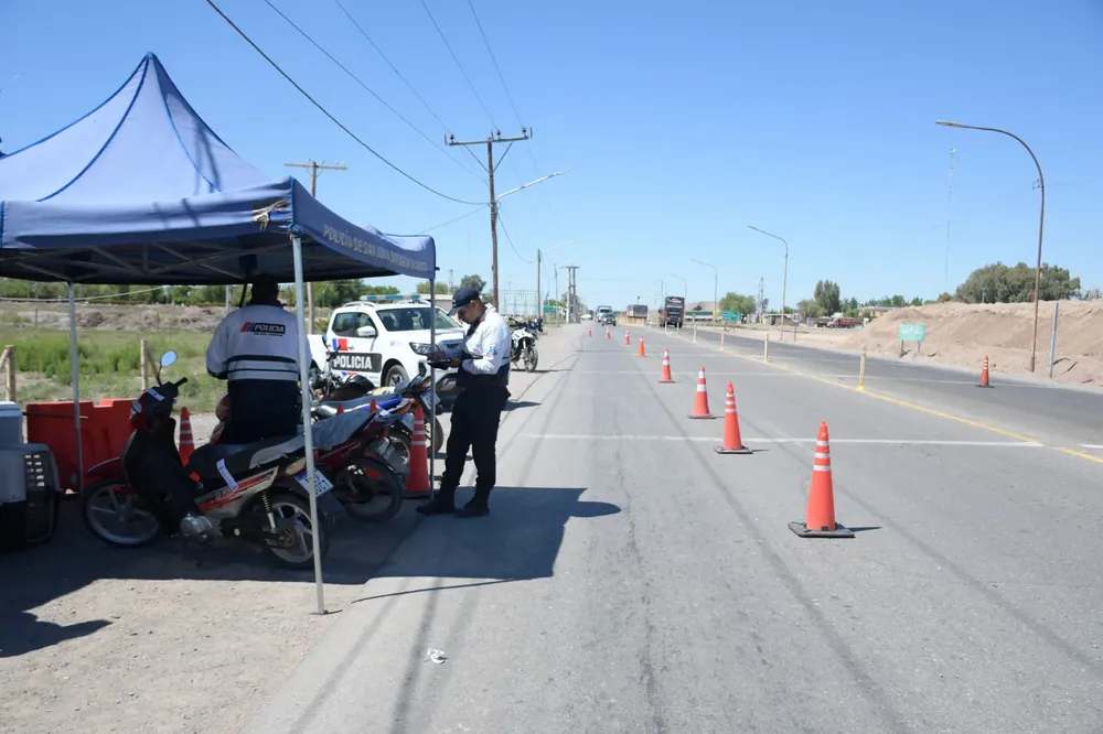 policía control tránsito 2