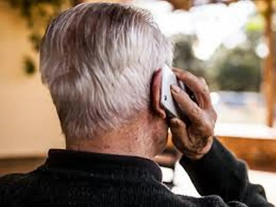 Estafa teléfono abuelo anciano