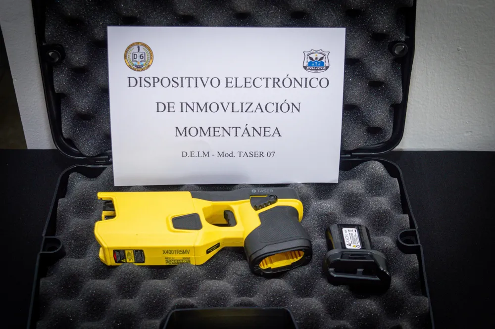 Policia taser 