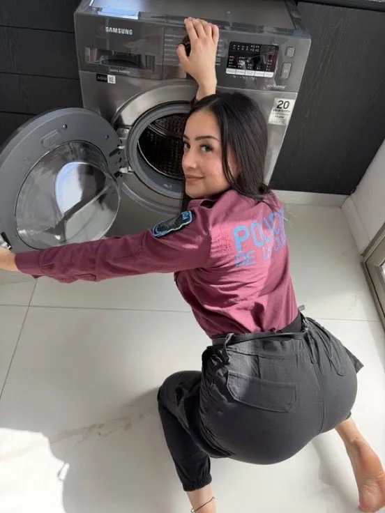 Nicole policía ciudad only2