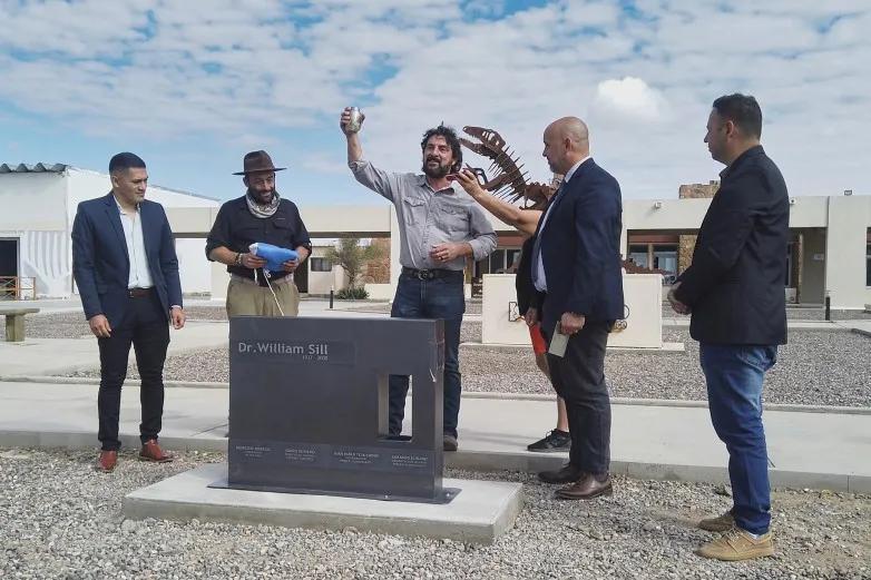 0b8a8ce838d3f5cfd2aa338d8bf399f5_L