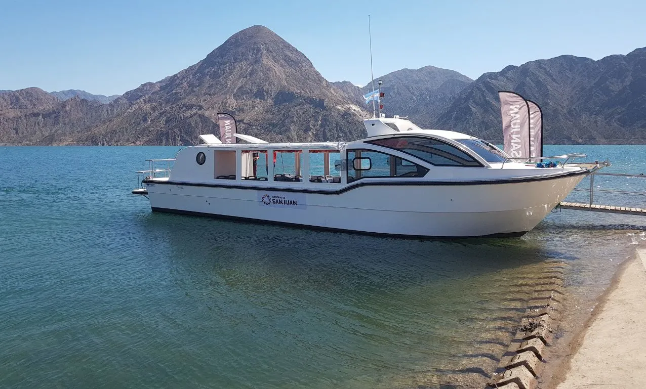 catamaran punta negra (2)