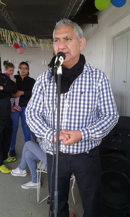 Roberto Olivares 2