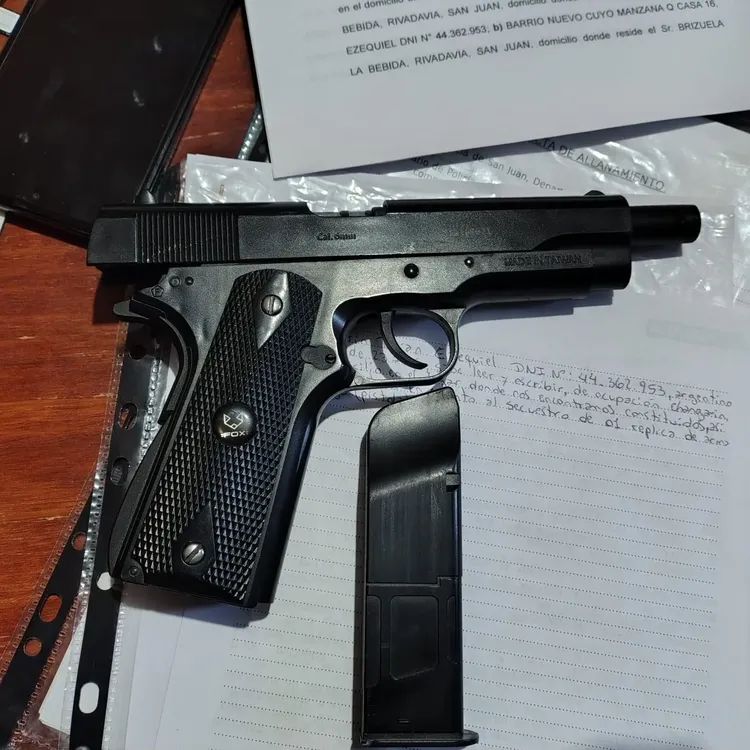 Pistola