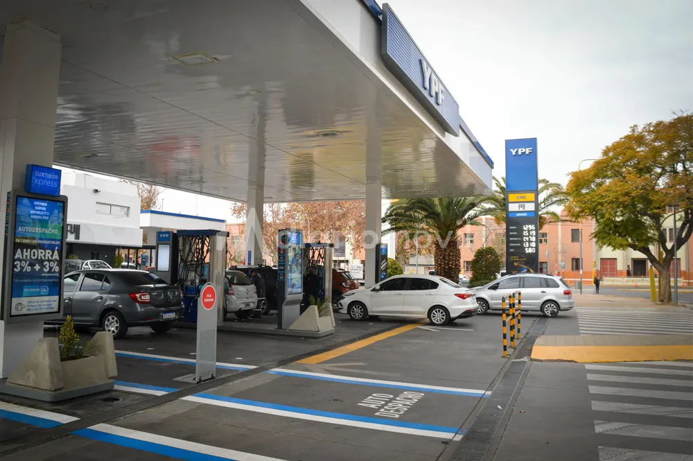 YPF nafta estación autodespacho