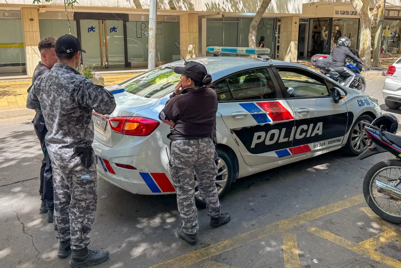 patrullero policia operativo centro robo