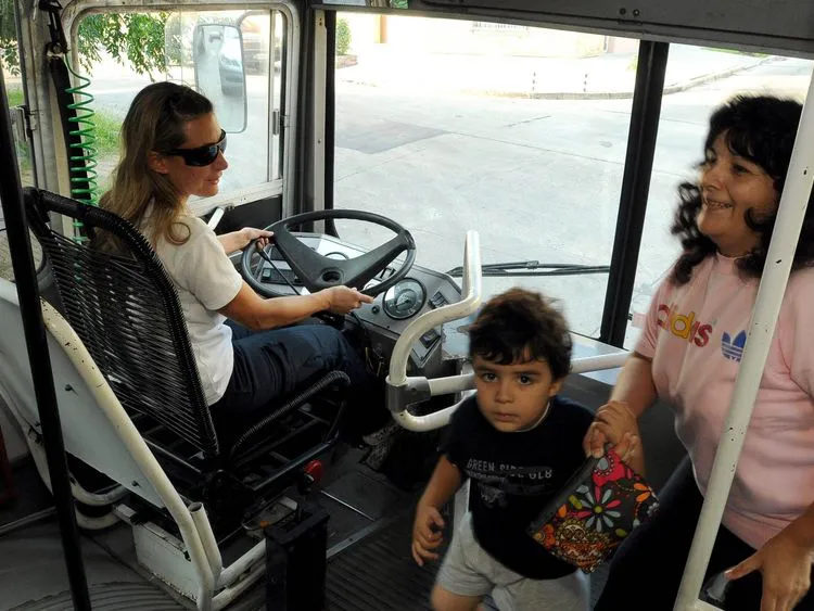 RAFAELA-SERVICIO-FLAMANTE-ESTACION-ADELINA_CLAIMA20110403_0106_9