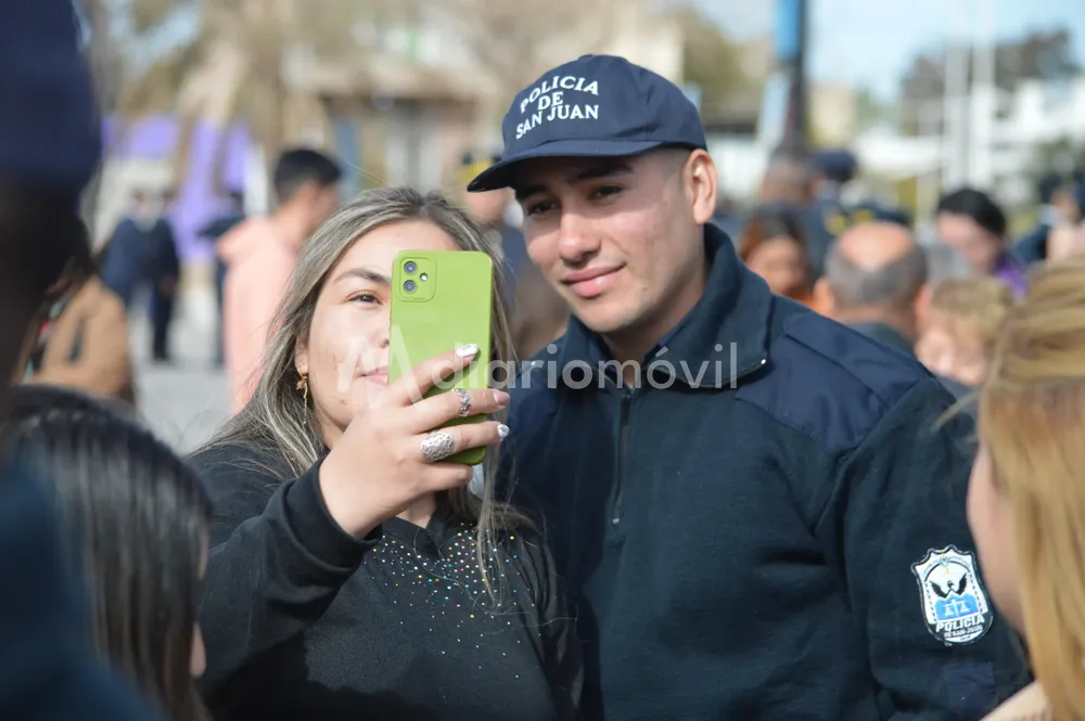 policia emocion felicidad5