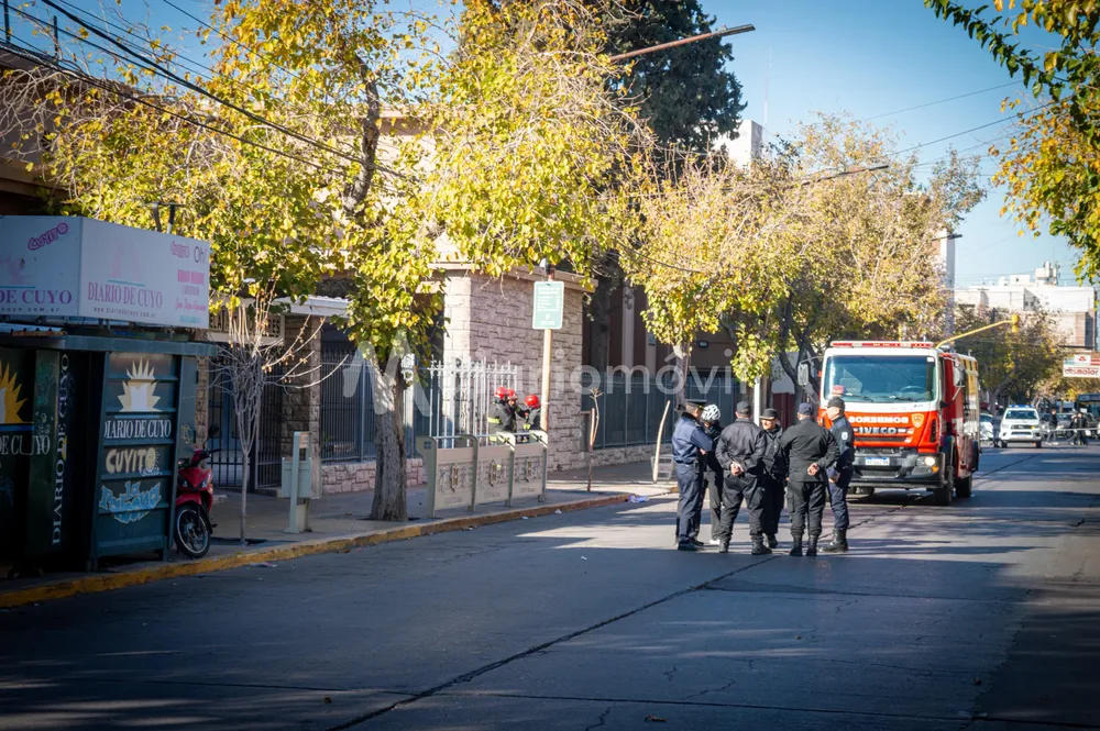 amenza bomba escuela policia explosivos 