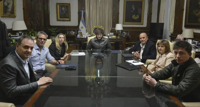 Javier Milei y su gabinete
