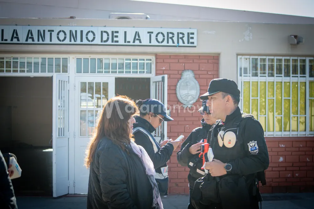 amenza bomba escuela policia explosivos 