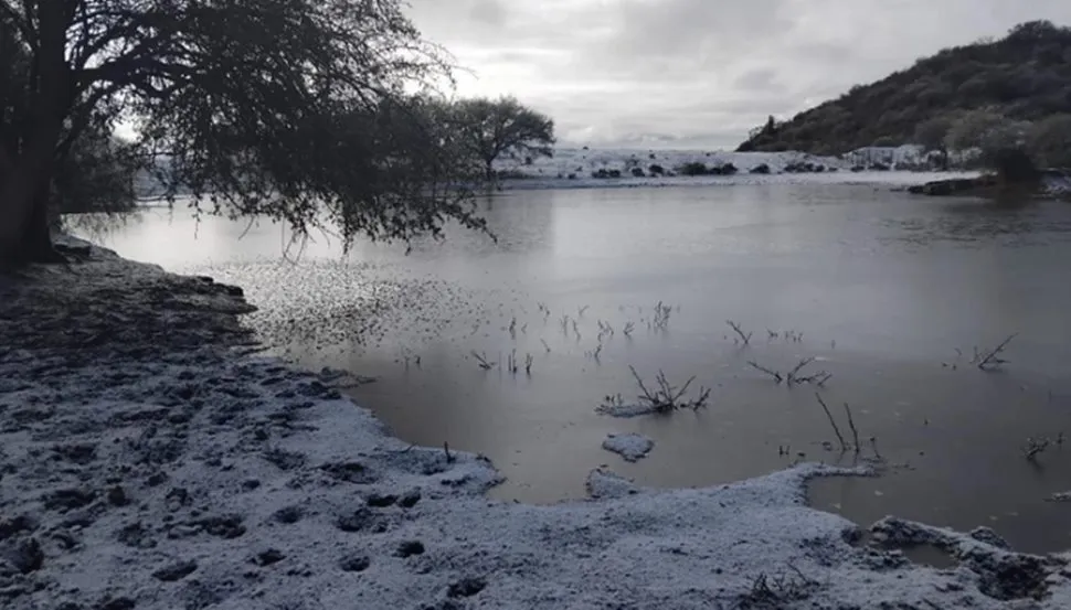 Represa congelada Valle Fértil