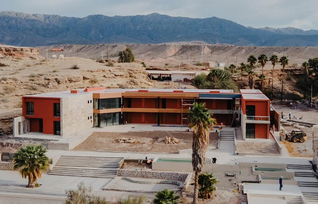 HOTEL-DEL-BONO-TERMALAvance-de-obra-del-nuevo-hotel-termal-ubicado-en-La-Laja-Albardon.-.vallvevallve-hoteldelbono-hotelconstruction-obra-estudioarquitectura