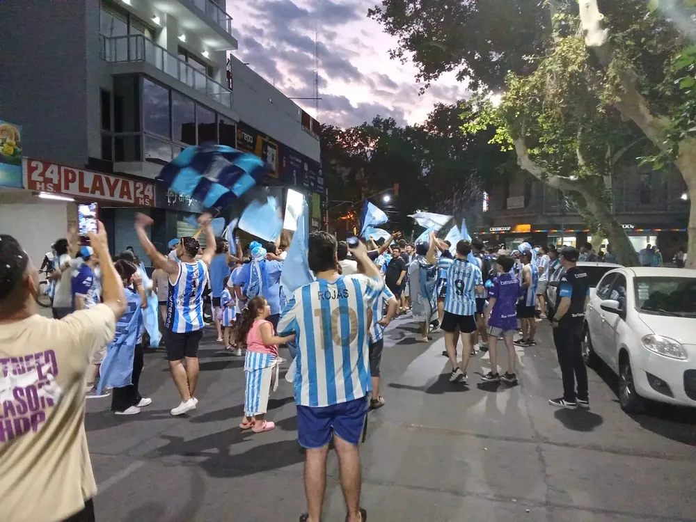 00a728a4-f3f9-4224-a446-7826f494c185