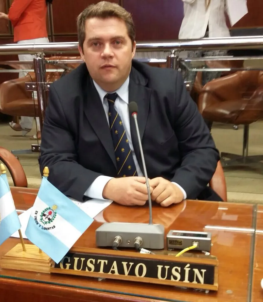 Diputado Gustavo Usin