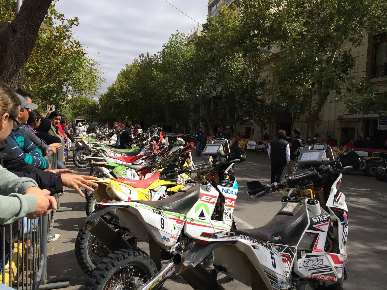 Motos