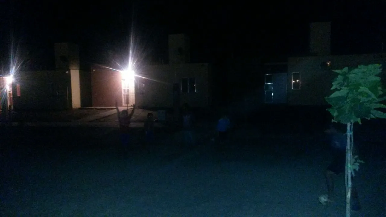 NIÑOS VALLE GRANDE SIN LUZ