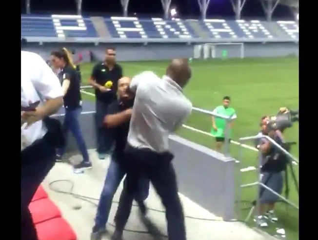 wanchope-a-golpes-en-pleno-partido