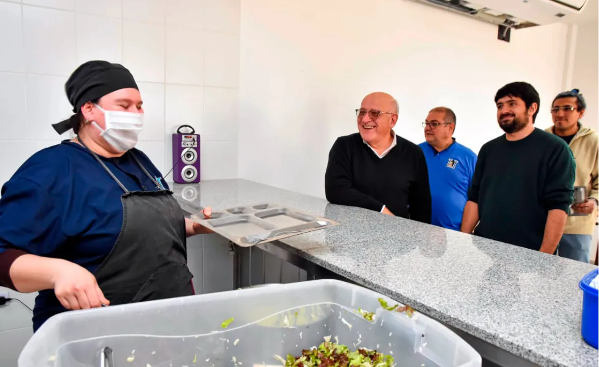 2023-11-170953_slide_7825