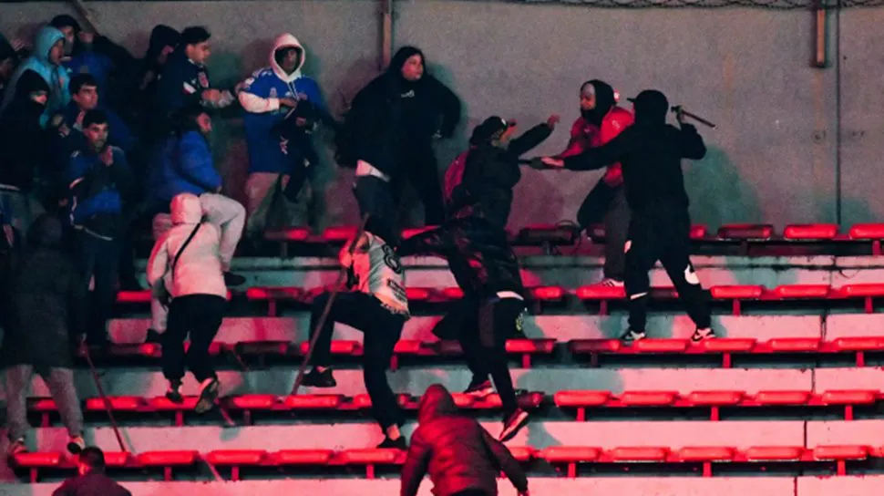 Pelea en Independiente