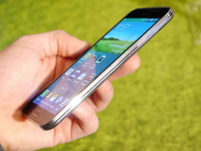 samsung-galaxy-premiere-2014