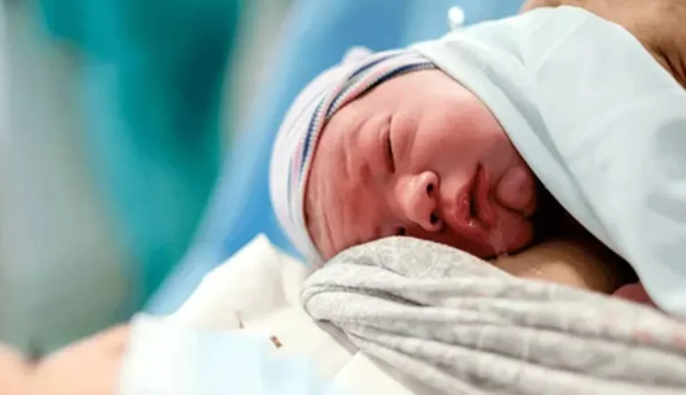 Bebé recién nacido