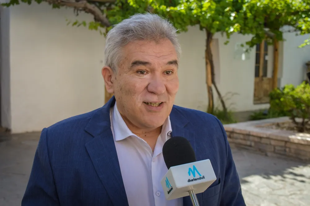 0a1d302f-0c08-4932-8133-893627f9cea7