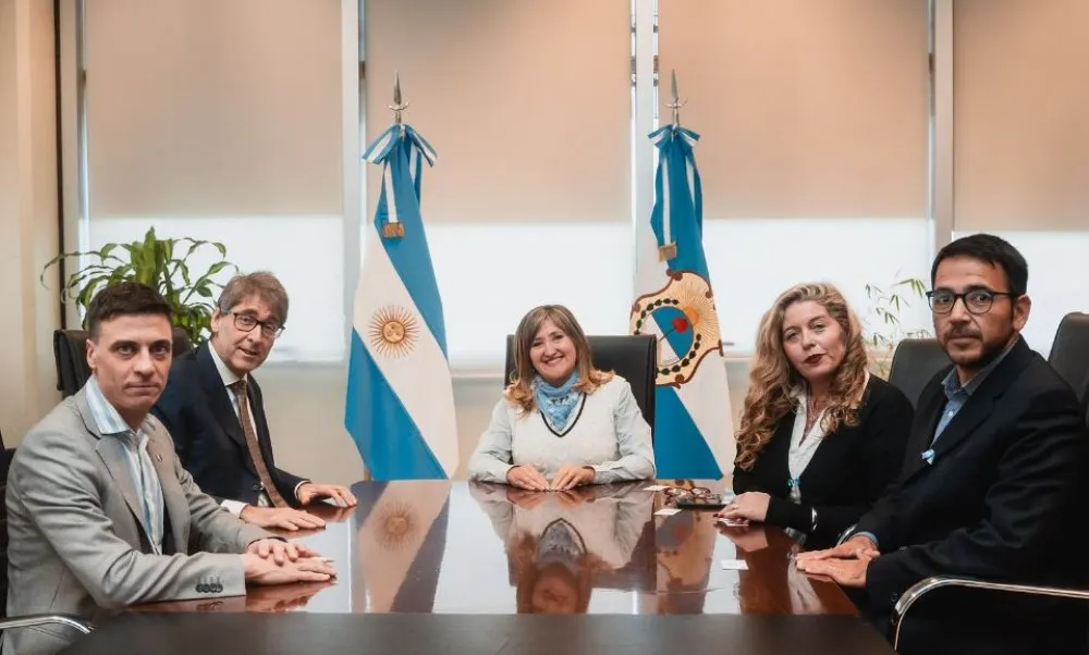 aa3a1e3bcefffcb307324221148e9c7d_XL