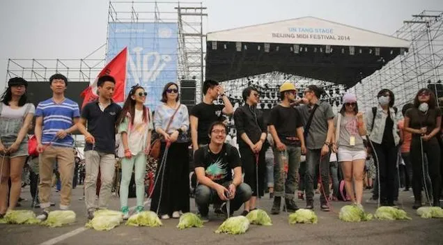 Chinos con su repollo