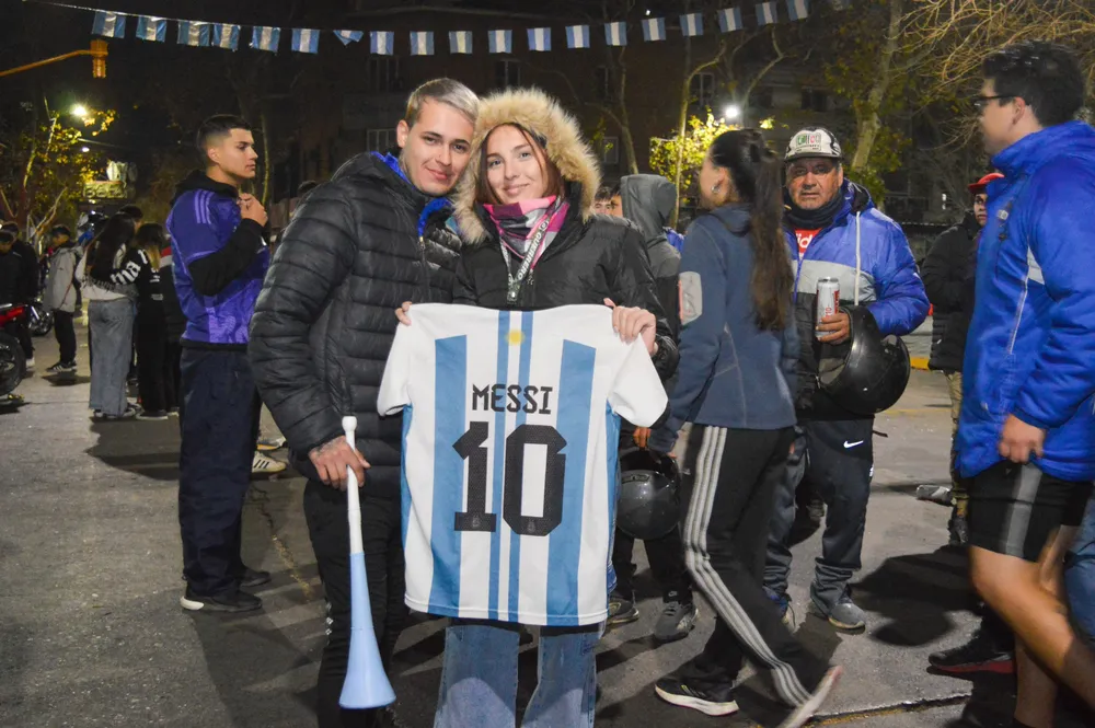 e774b546-fdf0-4b7f-b199-8eae2b8ad39b