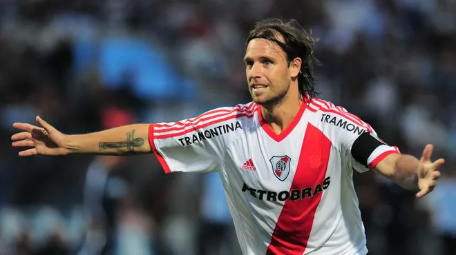 CAVENAGHI-SUMA-GOLES-NACIONAL_IECIMA20111228_0050_13