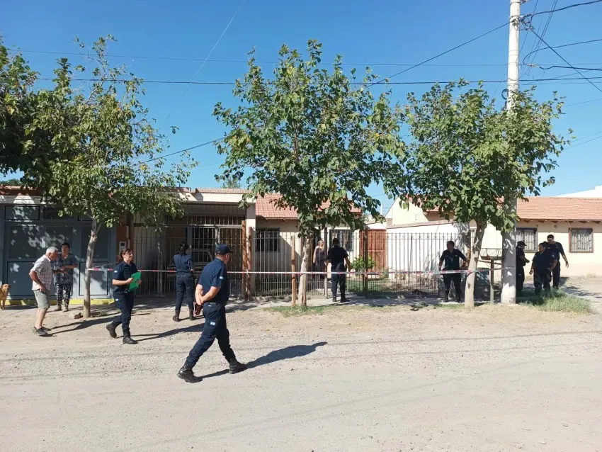 crimen de mujer en el barrio cruz del sur