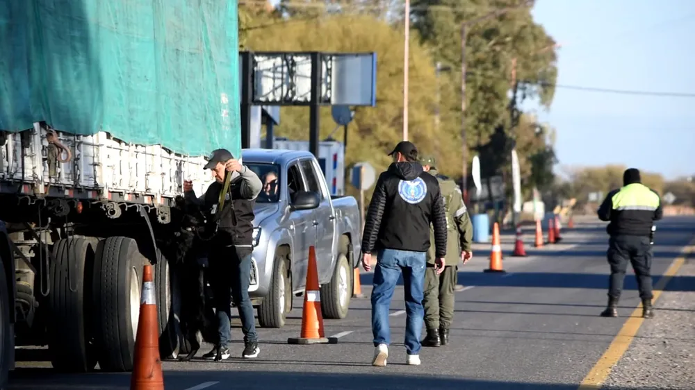policia patrullero control san carlos san juan procedimiento operativos operativo (3)