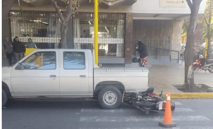 accidente camioneta moto