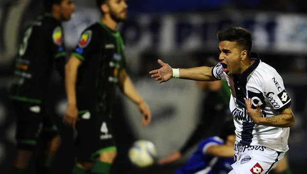 Rodrigo-Quilmes-Martin-Fernando-Telam_CLAIMA20151002_0394_40