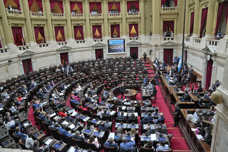 sesion-en-la-camara-de-diputados-sin-ZPQH4CE7XNDVNI3Q4EXOA43NTA.jpeg