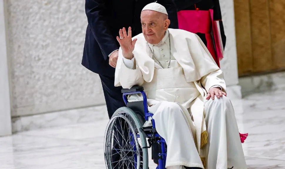 Papa Francisco sillas de ruedas