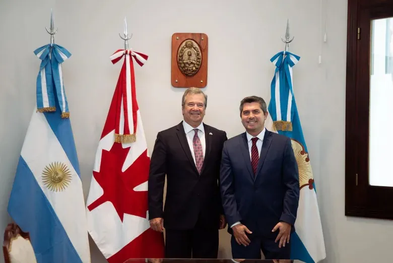 orrego embajador canadá