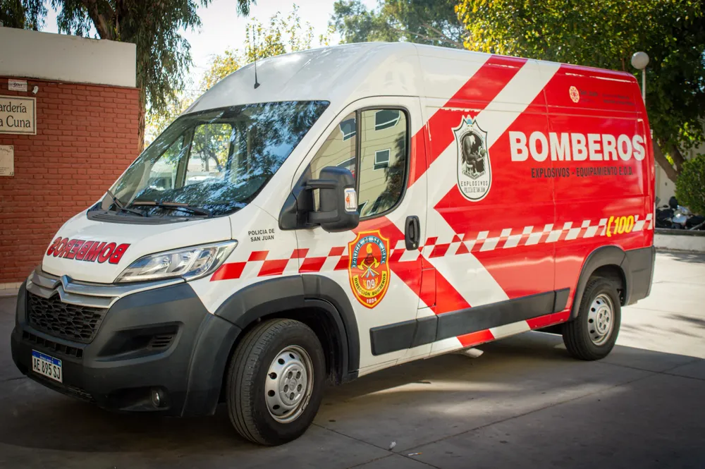 Bomberos amenza de bomba explosivo