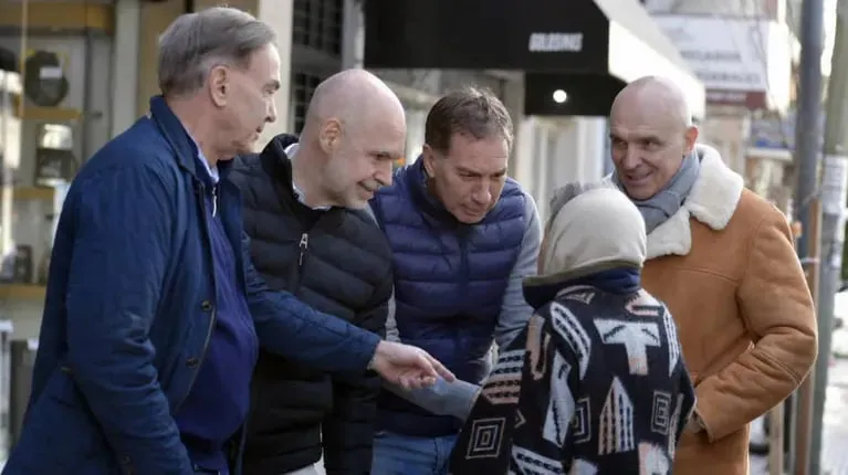 Diego Santilli en una recorrida con Horacio Rodríguez Larreta, Miguel Ángel Pichetto y José Luis Espert (Foto: NA).