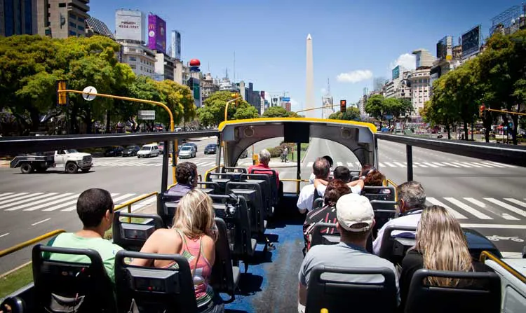 extranjeros alobelisco