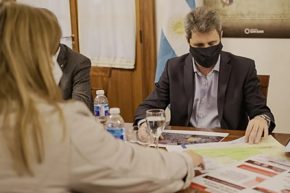 498b378ce48e27002b538e817e1349de_XL