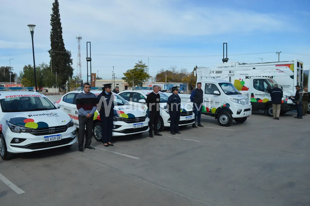 a72746b1-8b36-402b-a2bb-c9a9a5858ec2