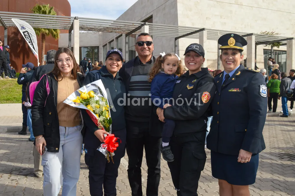 policia emocion felicidad6