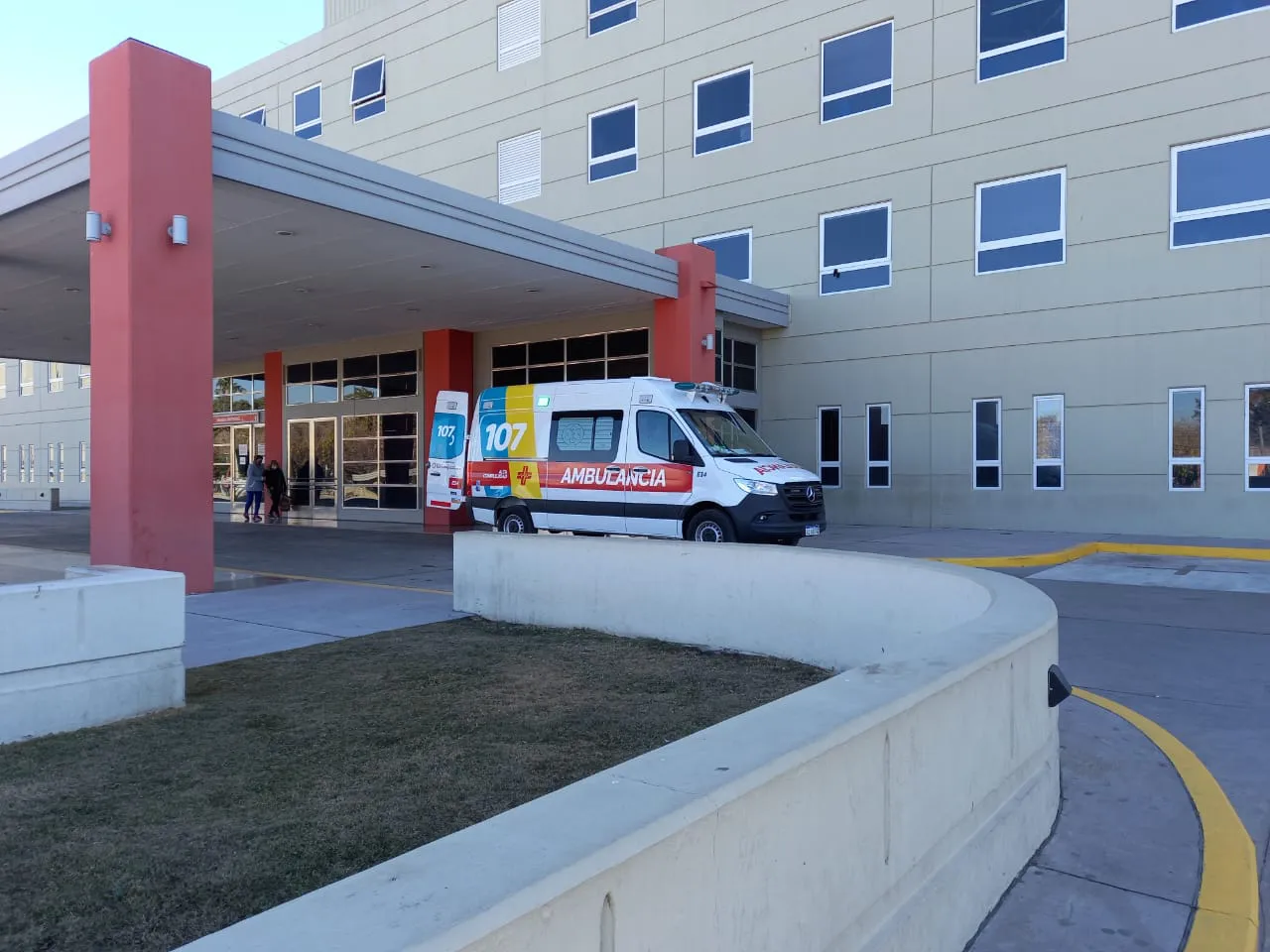 ambulancia-hospital-rawson-emergencia-accidente (2)