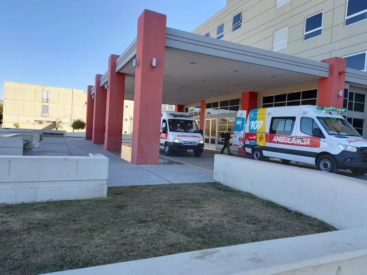 ambulancia-hospital-rawson-emergencia-accidente (4)