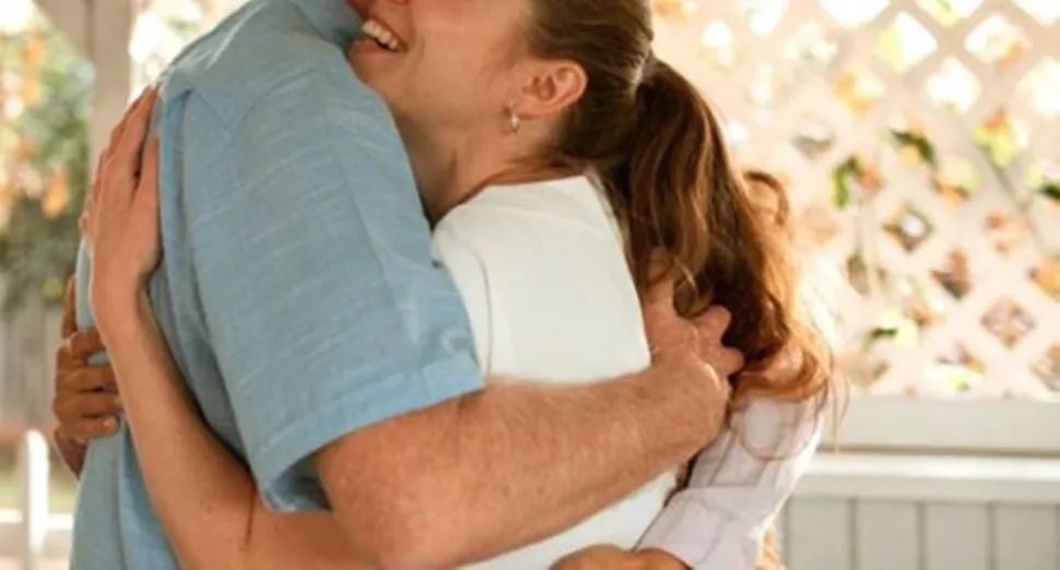 Abrazo-adopcion-adopto-padre-e-hija-500x269